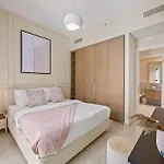 Pink Panther Soft Glam 1Br In Surf 2-Creek Beach